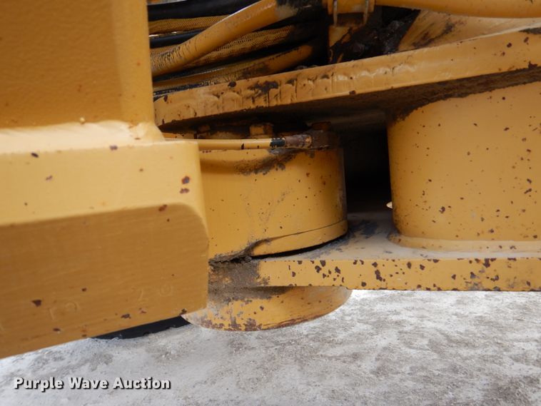 image for item II9868 2001 Caterpillar 140H  motor grader