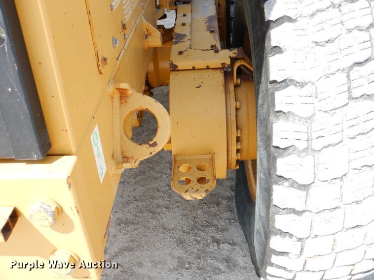 image for item II9868 2001 Caterpillar 140H  motor grader