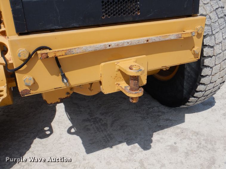 image for item II9868 2001 Caterpillar 140H  motor grader