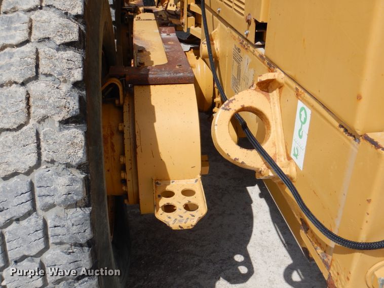 image for item II9868 2001 Caterpillar 140H  motor grader