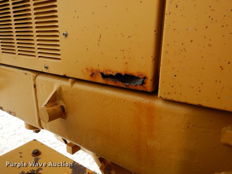 image for item II9868 2001 Caterpillar 140H  motor grader