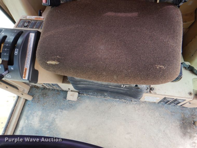 image for item II9868 2001 Caterpillar 140H  motor grader