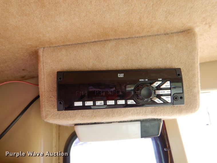 image for item II9868 2001 Caterpillar 140H  motor grader