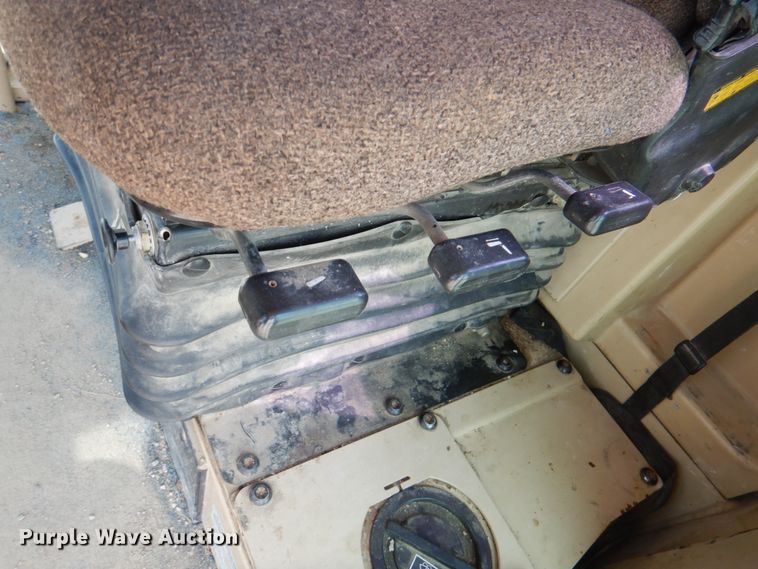 image for item II9868 2001 Caterpillar 140H  motor grader