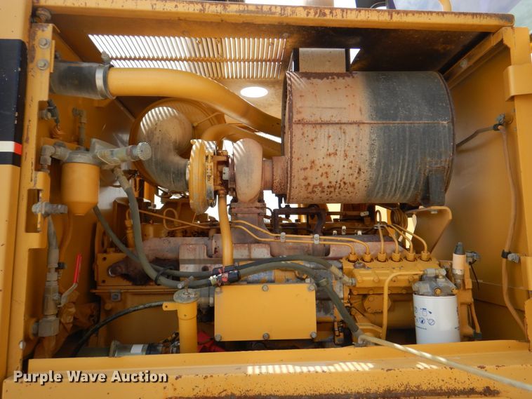 image for item II9868 2001 Caterpillar 140H  motor grader