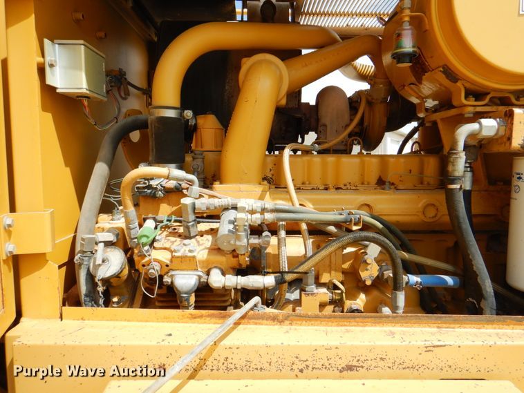 image for item II9868 2001 Caterpillar 140H  motor grader