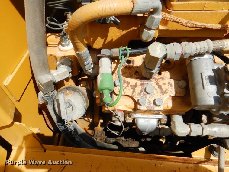 image for item II9868 2001 Caterpillar 140H  motor grader