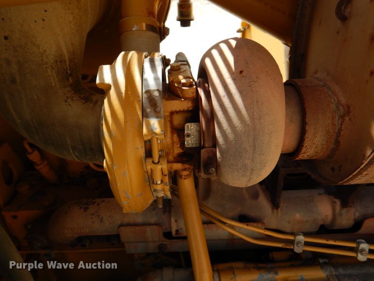 image for item II9868 2001 Caterpillar 140H  motor grader