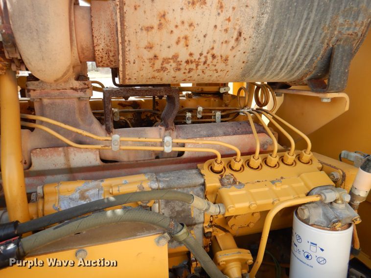 image for item II9868 2001 Caterpillar 140H  motor grader