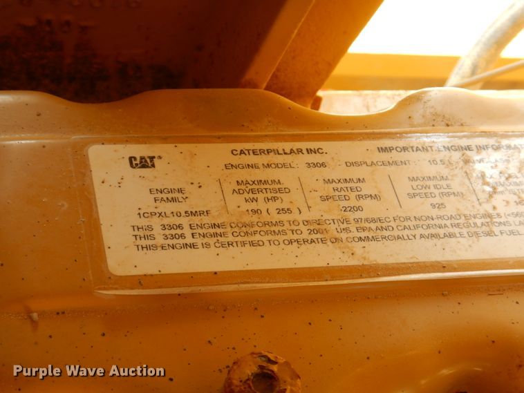 image for item II9868 2001 Caterpillar 140H  motor grader