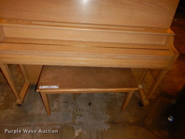 image for item IJ9259 Kimball piano