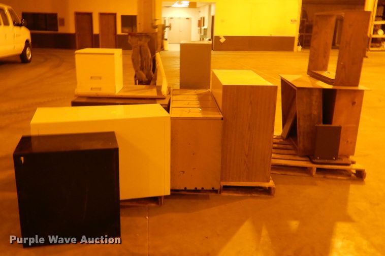 image for item IJ9272 Approximately 18 metal filing cabinets