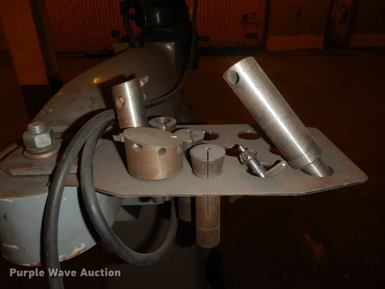 image for item IJ9277 1985 Supermax milling machine