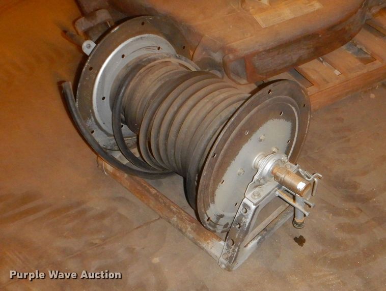 image for item IJ9281 Lawn and garden equipment