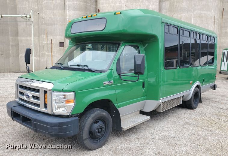 image for item IL9049 2012 Ford E450  shuttle bus