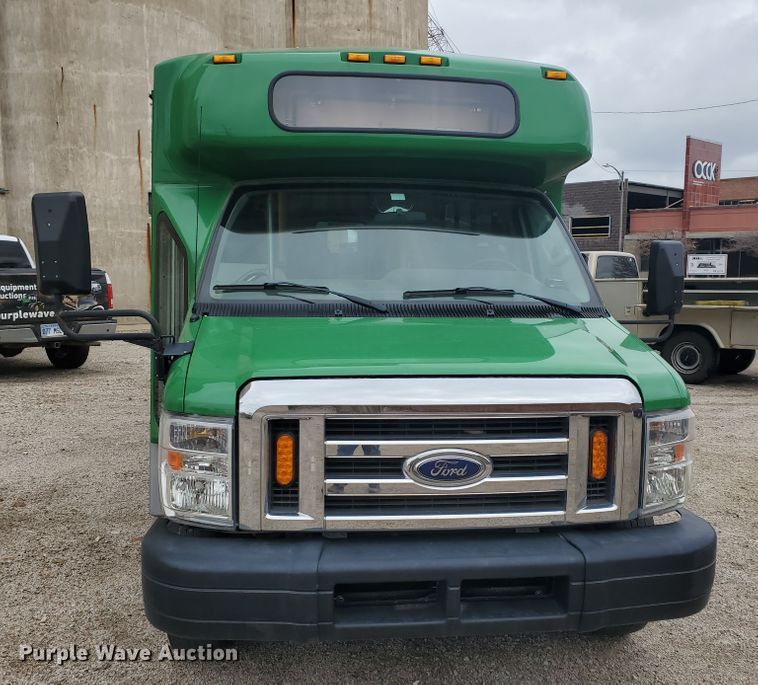 image for item IL9049 2012 Ford E450  shuttle bus