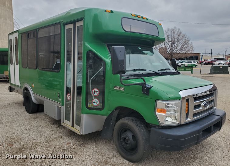 image for item IL9049 2012 Ford E450  shuttle bus
