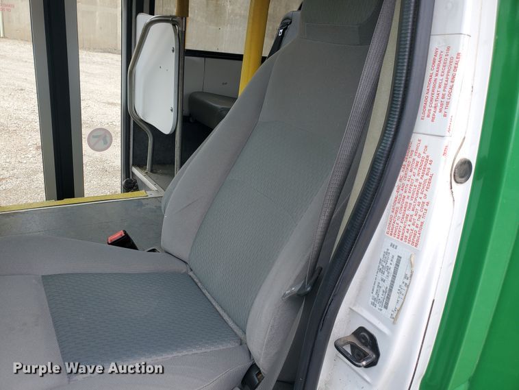 image for item IL9049 2012 Ford E450  shuttle bus