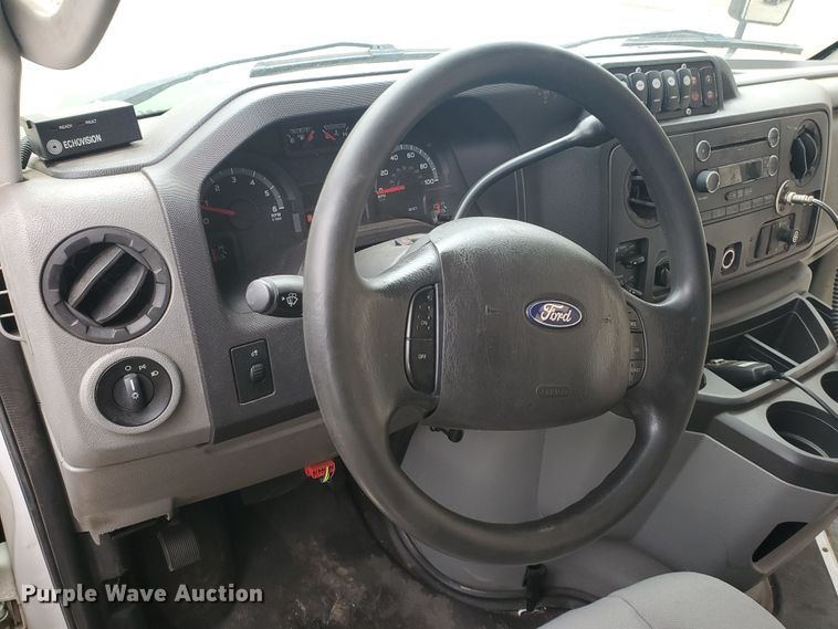 image for item IL9049 2012 Ford E450  shuttle bus