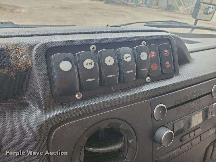 image for item IL9049 2012 Ford E450  shuttle bus