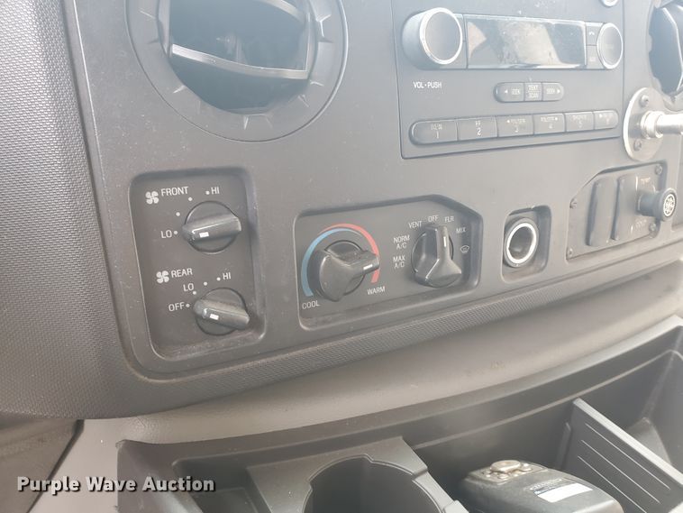 image for item IL9049 2012 Ford E450  shuttle bus