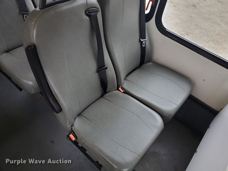 image for item IL9049 2012 Ford E450  shuttle bus