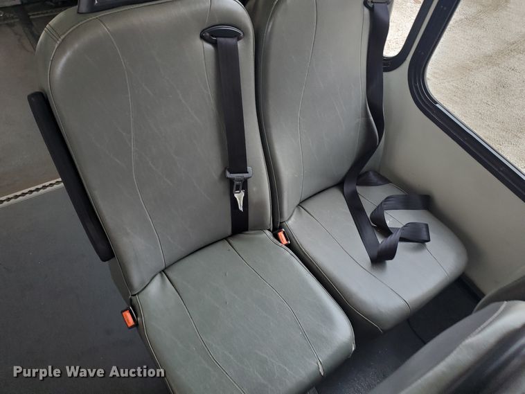 image for item IL9049 2012 Ford E450  shuttle bus