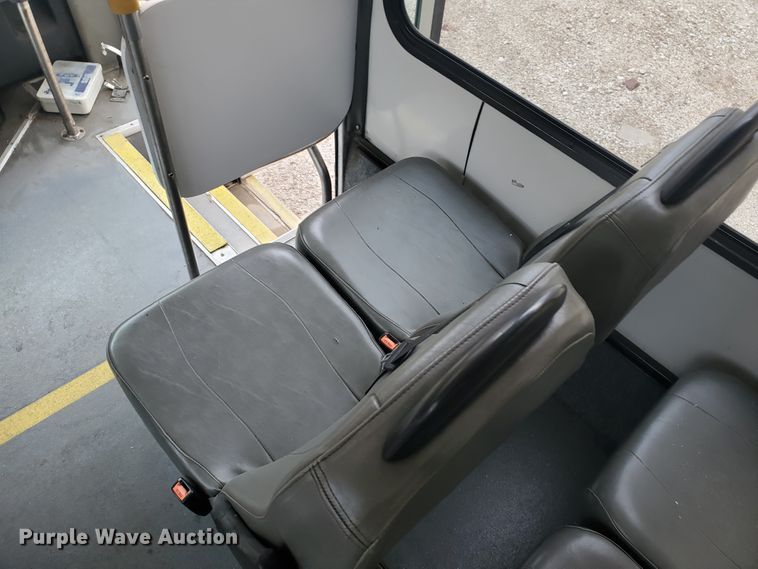 image for item IL9049 2012 Ford E450  shuttle bus