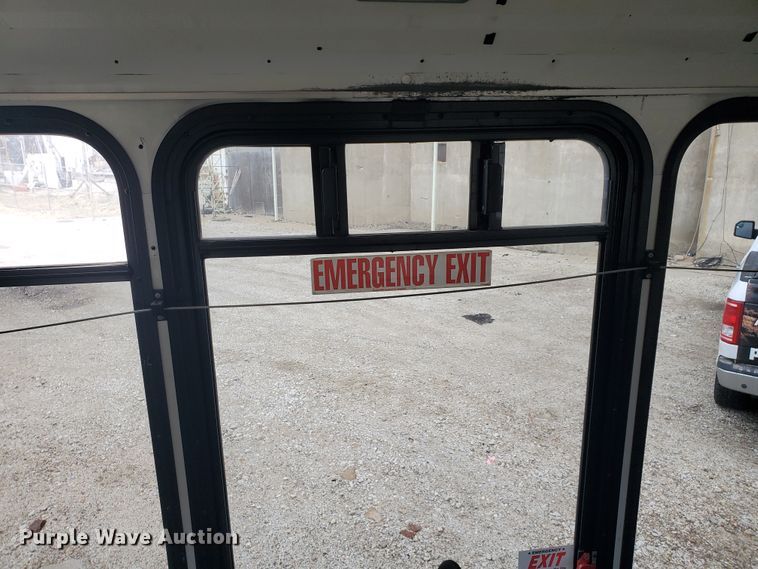 image for item IL9049 2012 Ford E450  shuttle bus