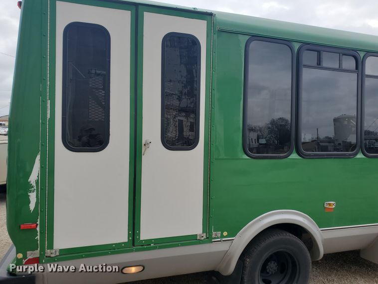 image for item IL9049 2012 Ford E450  shuttle bus