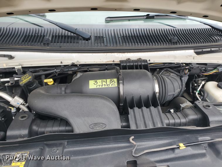 image for item IL9049 2012 Ford E450  shuttle bus