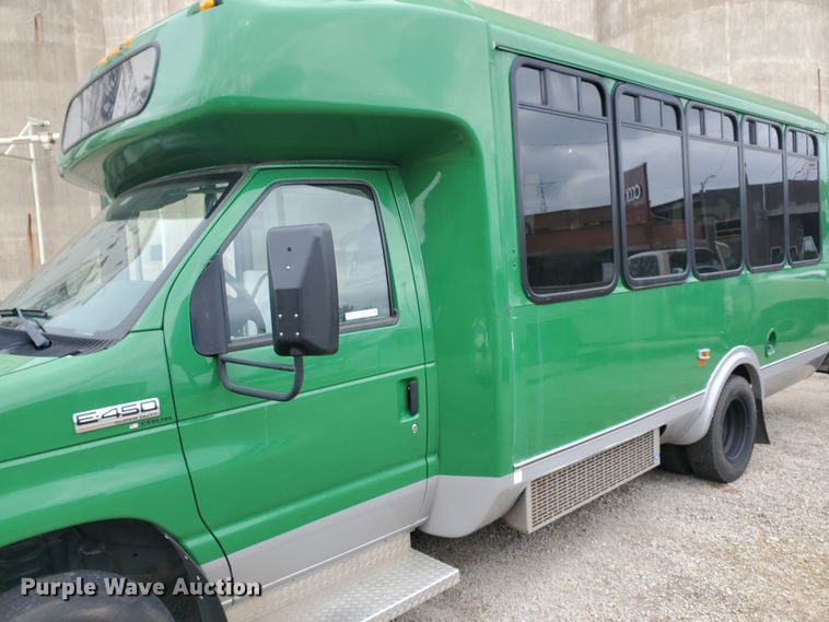 image for item IL9049 2012 Ford E450  shuttle bus