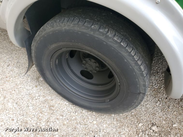 image for item IL9049 2012 Ford E450  shuttle bus