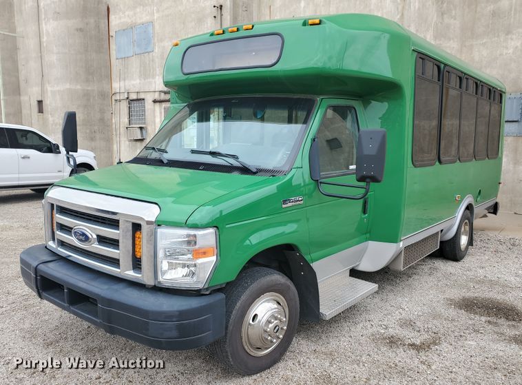 image for item IL9050 2012 Ford E450  shuttle bus