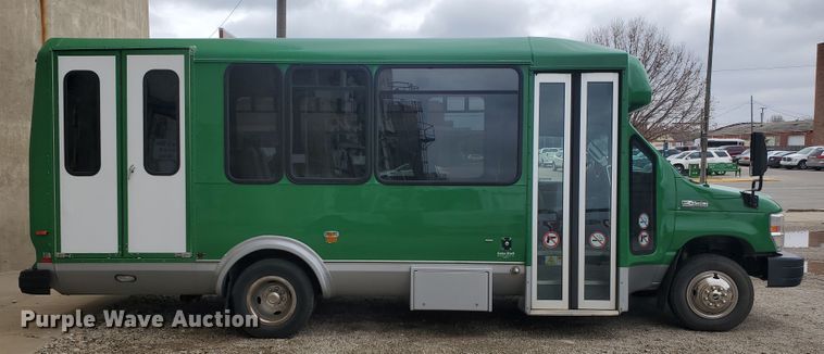 image for item IL9050 2012 Ford E450  shuttle bus