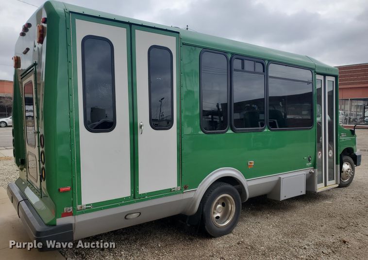 image for item IL9050 2012 Ford E450  shuttle bus