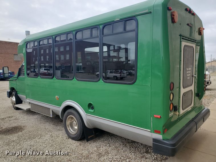image for item IL9050 2012 Ford E450  shuttle bus