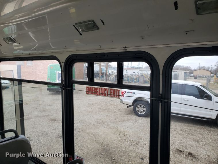 image for item IL9050 2012 Ford E450  shuttle bus