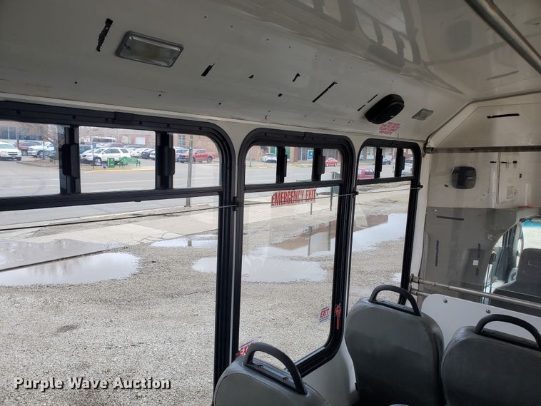 image for item IL9050 2012 Ford E450  shuttle bus