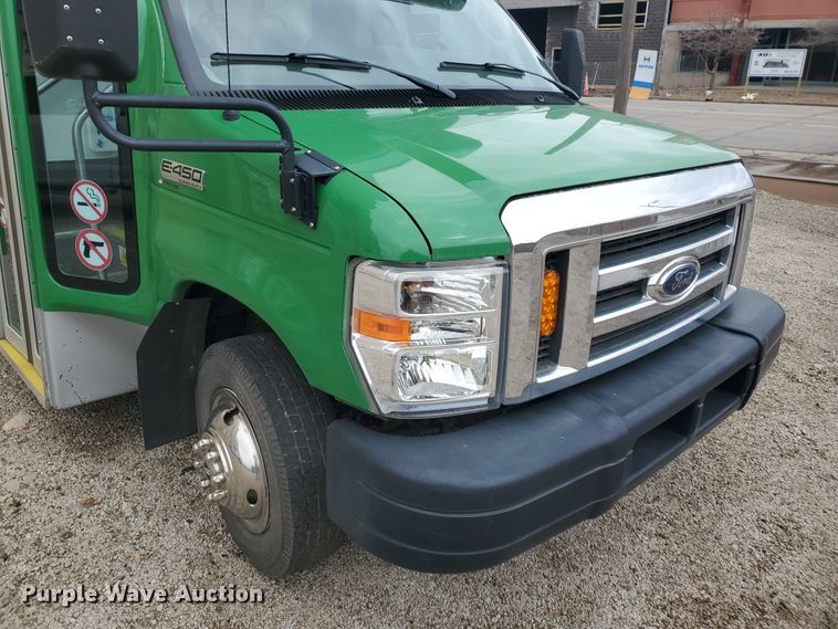 image for item IL9050 2012 Ford E450  shuttle bus