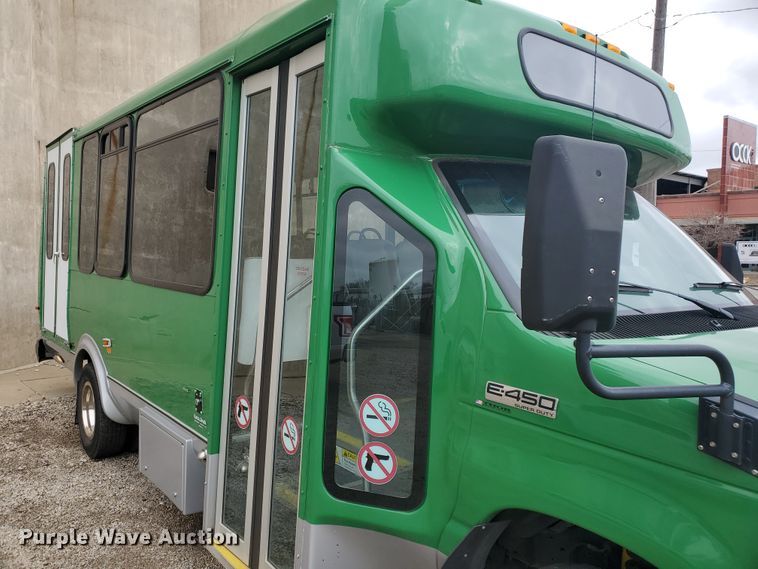 image for item IL9050 2012 Ford E450  shuttle bus