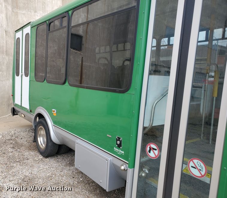 image for item IL9050 2012 Ford E450  shuttle bus