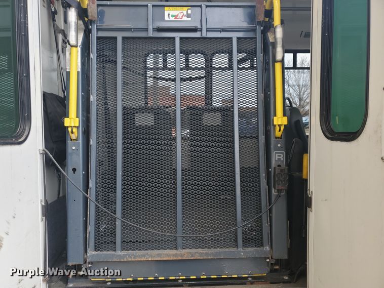 image for item IL9050 2012 Ford E450  shuttle bus