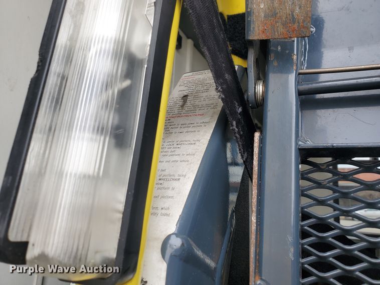 image for item IL9050 2012 Ford E450  shuttle bus