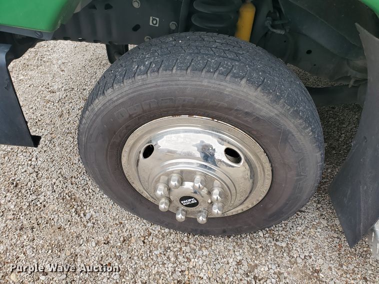 image for item IL9050 2012 Ford E450  shuttle bus