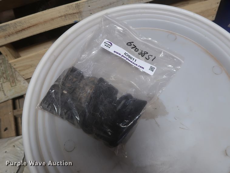 image for item IO9011 A.R.E. fiberglass bed cover