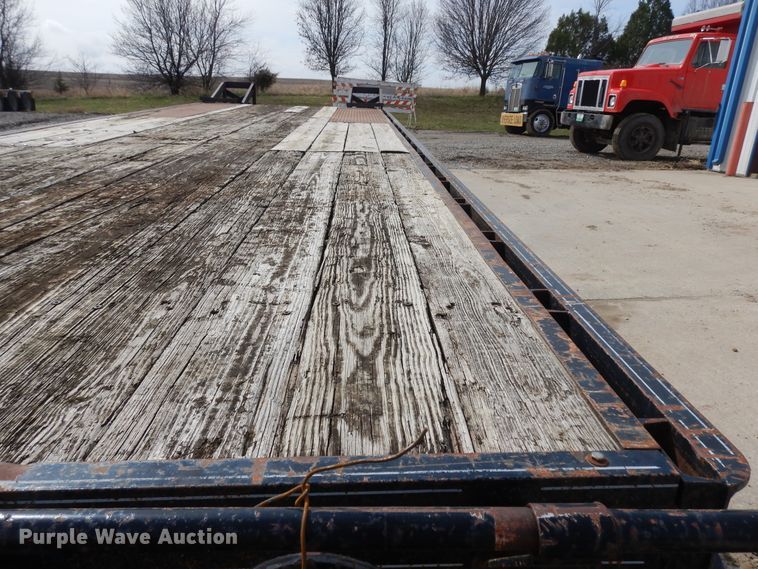 image for item IP9104 1996 Titan  equipment trailer