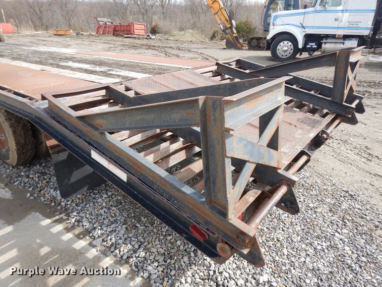 image for item IP9104 1996 Titan  equipment trailer