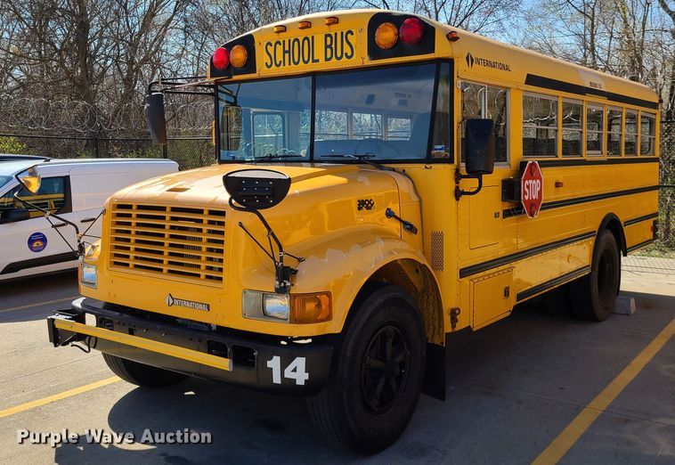 image for item IQ9094 1999 International 3800  school bus