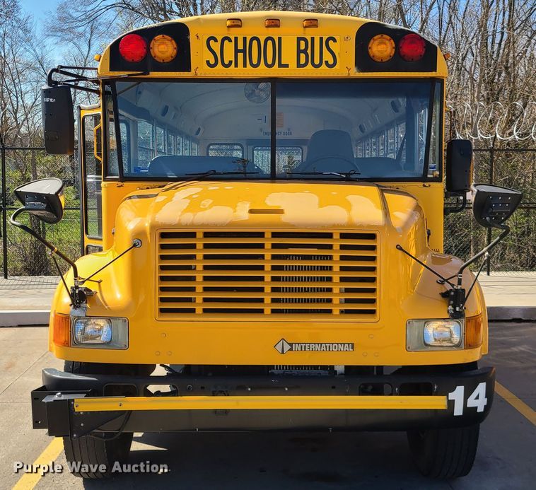 image for item IQ9094 1999 International 3800  school bus